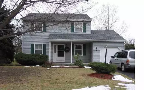 7 Windmill Dr, Glenmont, NY 12077 photo 1