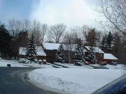 536 Townwood Dr, Albany, NY 12203 photo 1