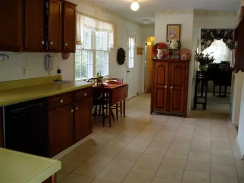 88 Carstead Dr, Slingerlands, NY 12159 photo 3