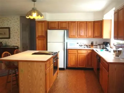 37 Lyons Ave, Delmar, NY 12054 photo 3