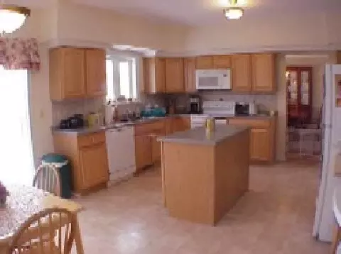 14 Burton Dr, Malta, NY 12020 photo 3