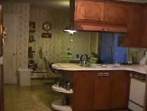 15 Macaffer Dr, Menands, NY 12204 photo 2