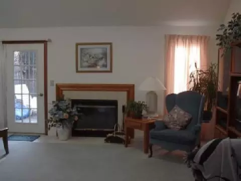 43 Constitution Dr, Glenmont, NY 12077 photo 5