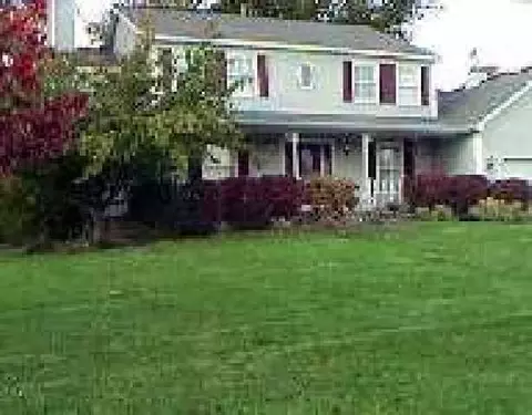 7 Turnberry Dr, Slingerlands, NY 12159 photo 2