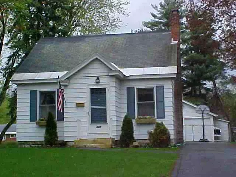 222 Eastholm Rd, Schenectady, NY 12304 photo 1