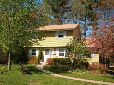 11 Fairway Ave, Delmar, NY 12054 photo 1