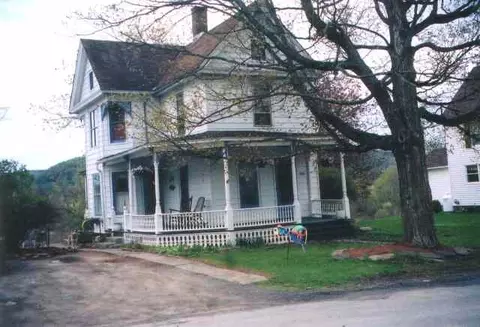 133 Park Ave, Cobleskill, NY 12043 photo 1