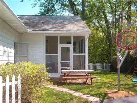 61 Louise St, Delmar, NY 12054 photo 4