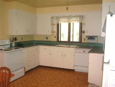 61 Louise St, Delmar, NY 12054 photo 3