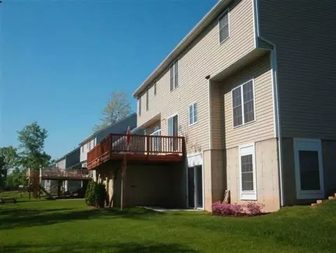 102 Hasgate Dr, Delmar, NY 12054 photo 7