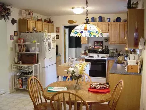 106 Trinity Pl, Selkirk, NY 12158 photo 5