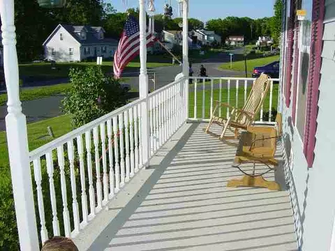 106 Trinity Pl, Selkirk, NY 12158 photo 8