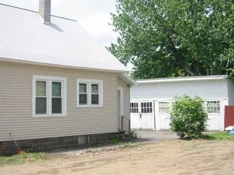 22 Yale St, Schenectady, NY 12304 photo 2