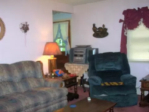 2 Downey Rd, Troy, NY 12180 photo 4