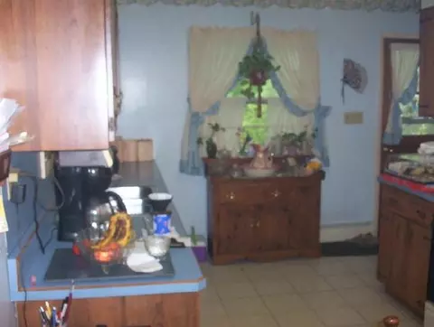 2 Downey Rd, Troy, NY 12180 photo 3