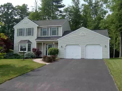 71 Rotterdam Dr, Glenmont, NY 12077 photo 1