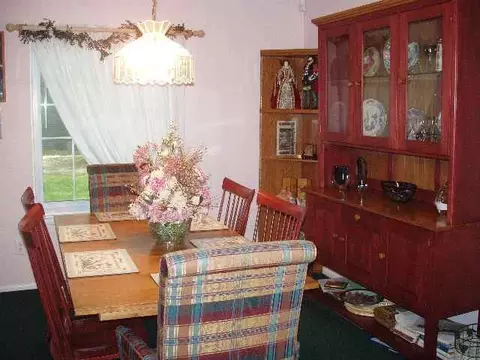 15 Spruce Ct, Delmar, NY 12054 photo 4