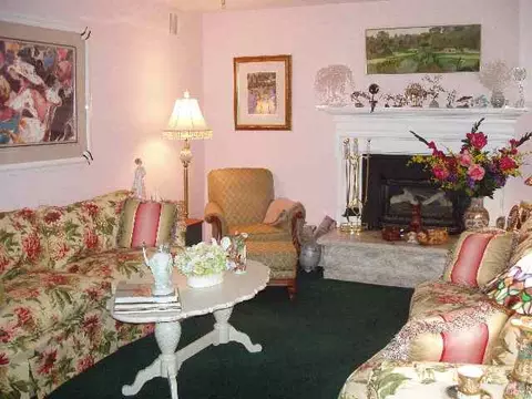 15 Spruce Ct, Delmar, NY 12054 photo 3
