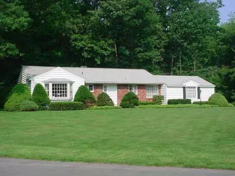 3 Lagrange Rd, Delmar, NY 12054 photo 1