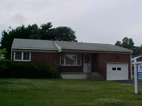 105 Pinehurst Pl, Schenectady, NY 12304 photo 1