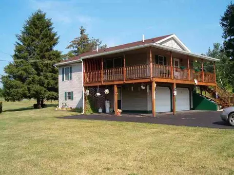 8 Flower Rd, Troy, NY 12180 photo 2