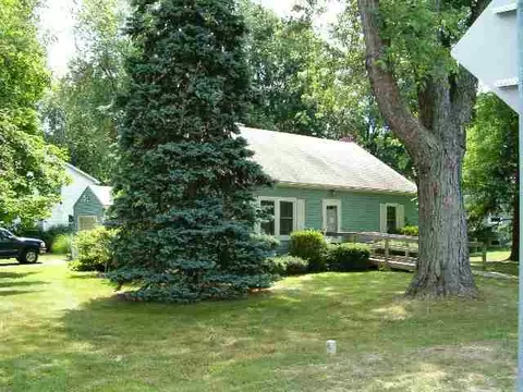 18 Cherry Ave, Delmar, NY 12054 photo 1