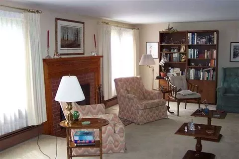 249 Quarry St, Cobleskill, NY 12043 photo 2