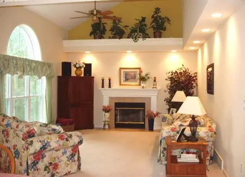 6 Barrington Ct, Delmar, NY 12054 photo 4