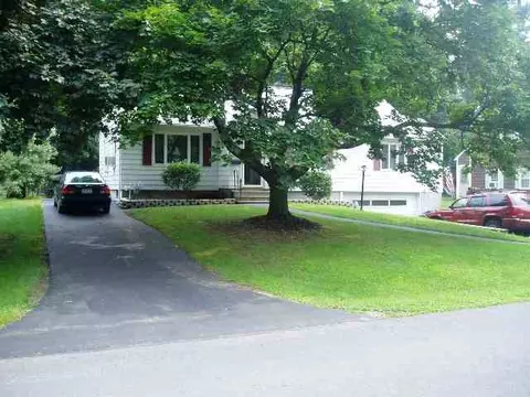 5 Marion Rd, Delmar, NY 12054 photo 2