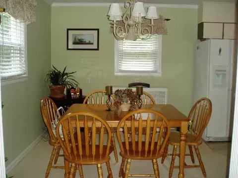 5 Marion Rd, Delmar, NY 12054 photo 4