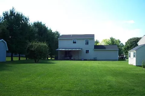 5 Bernard Pl, Glenmont, NY 12077 photo 2