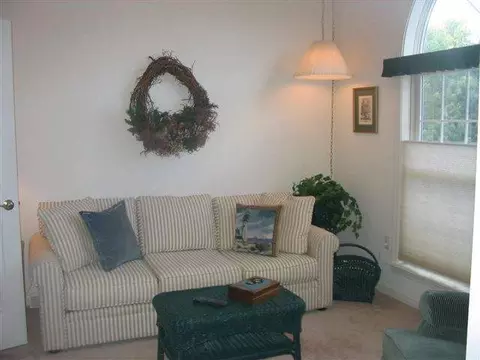 47 Fields End Dr, Glenmont, NY 12077 photo 11