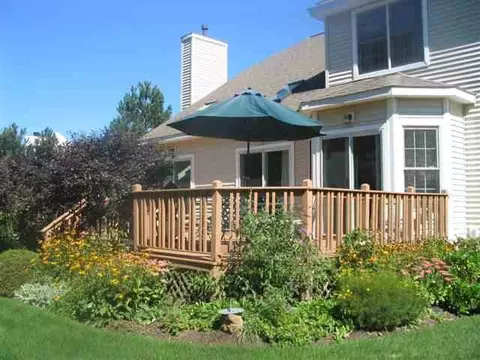 47 Fields End Dr, Glenmont, NY 12077 photo 2