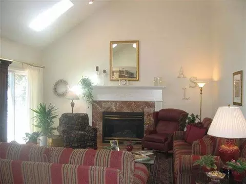 47 Fields End Dr, Glenmont, NY 12077 photo 5