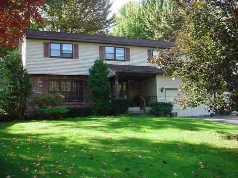 33 Daniel St, Slingerlands, NY 12159 photo 1