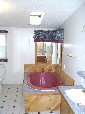620 W Lykers Rd, Sprakers, NY 12166 photo 9