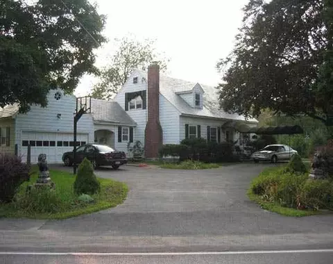 1 Miles Standish Rd, Schenectady, NY 12306 photo 1