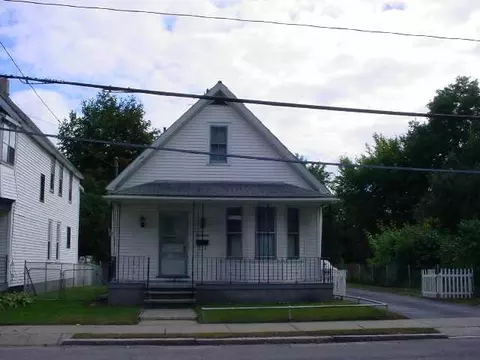 6 Winston Pl, Schenectady, NY 12304 photo 1