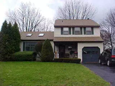 48 Hancock Dr, Glenmont, NY 12077 photo 1