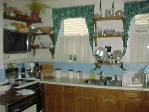 38 Spruce St, Schenectady, NY 12304 photo 3