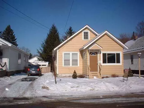 631 Poutre Ave, Schenectady, NY 12306 photo 2