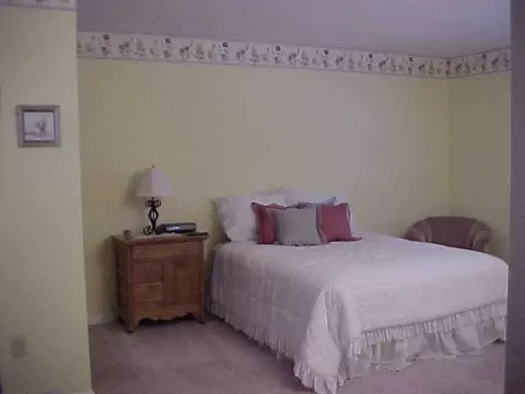505 Viewpointe Dr, Schenectady, NY 12306 photo 10