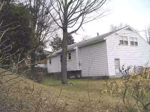 75 Princeton St, Schenectady, NY 12304 photo 3