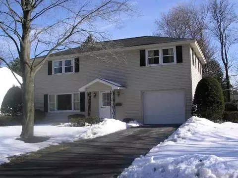 533 Wayne Rd, Delmar, NY 12054 photo 2