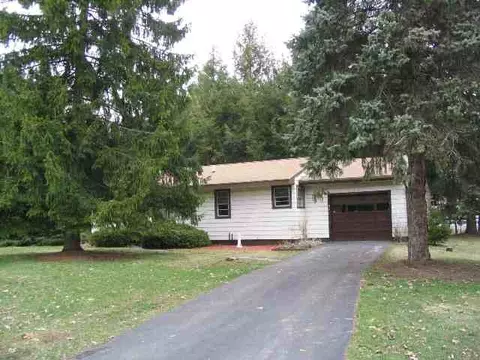 6 Van Buren Dr, Kinderhook, NY 12106 photo 2