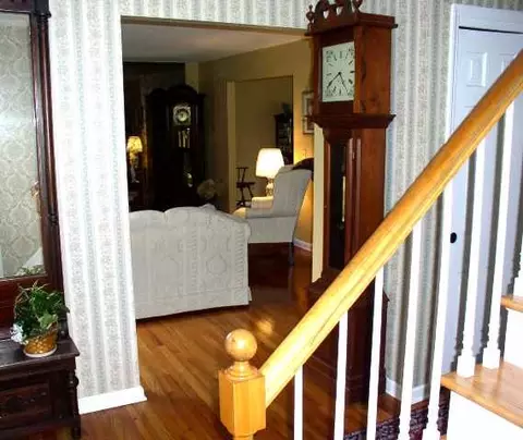 45 W Bayberry Rd, Glenmont, NY 12077 photo 2