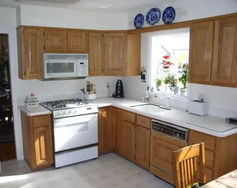 45 W Bayberry Rd, Glenmont, NY 12077 photo 6