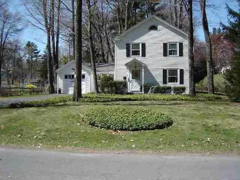 5 Woodridge Rd, Delmar, NY 12054 photo 1