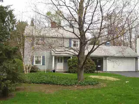 40 W Poplar Dr, Delmar, NY 12054 photo 1