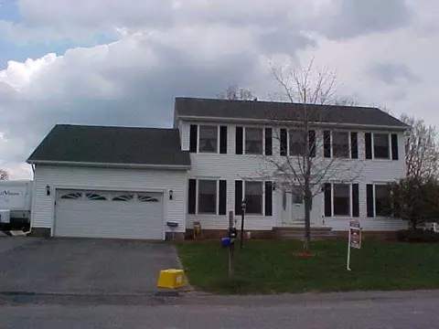 516 Viewpointe Dr, Schenectady, NY 12306 photo 1